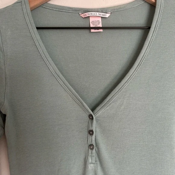 Victoria’s Secret Henley - Picture 4 of 4